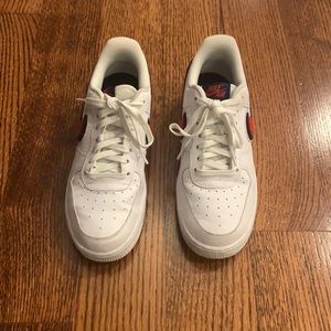 - Nike Air Force 1 low